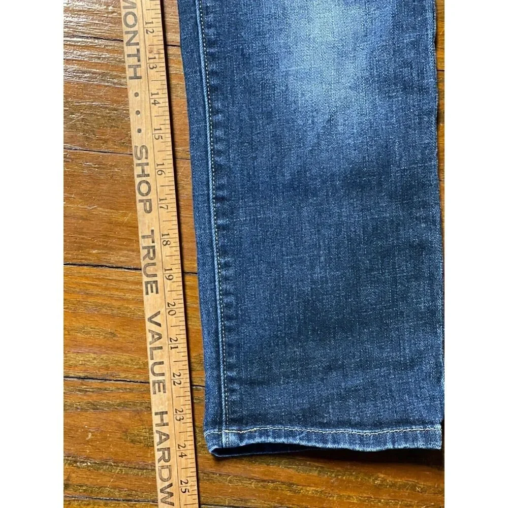 Simply Vera Vera Wang Straight Leg Jeans Size 6 Denim Logo Pockets Medium Wash